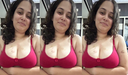 Extremely Beautiful Milky Body Kannada Wife Sucking Husband Dick Pressing her Boobs Fucking in Hotel