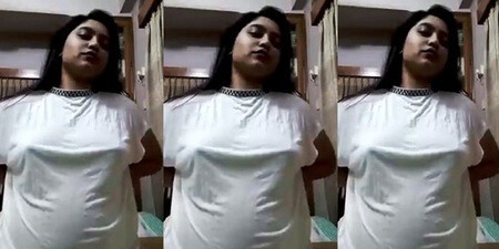 Hot Girlfriend Showing