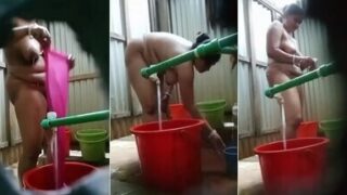Beautiful Bhabhi Nude Bathing Secretly Recorded by Neighbour