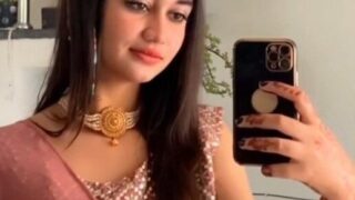 Insta Influencer Latest Trending Most Exclusive Viral Stuff Total 3 VIDEO’S Kissing & Giving Blowjob to her Boyfriend with Full Face Clear Audio