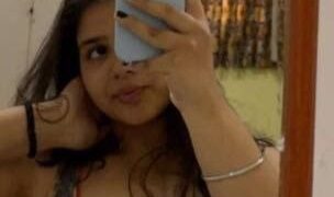 Desi Chubby Hot Girl Showing Her Big Boobs