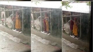 Bangladeshi Village Bhabi Nude Screctly Captured By Neighbor