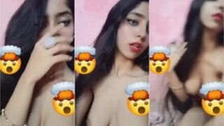 Beautiful Slim Pakistani Girl Showing Boobs