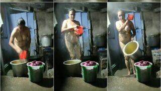 Desi Village Milf Full Nude Bathing Screctly Captured By Neighbor Boy