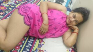 Beautiful Hot Indian Maal Bhabhi Captured by Husband After Bath Shaving her Pussy Hindi Talking