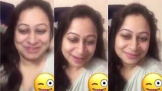 Cheater Indian Milf Showing To Lover On VC