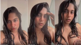Beautiful Sexy Indian Snapchat Babe Showing