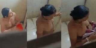 Beautiful Wife Bathing Secretly Recorded