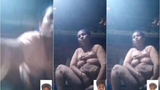 Horny Village Bhabhi Fingering On VC