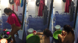Indian Boy Spying on her Mother Sister When they Nude Bathing Shaving Pussy Piss!ng Tatal 5 Video’s