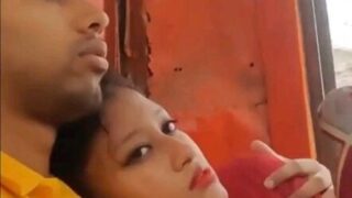 Most Viral Cute College Girl Pussy Fingered by Boyfriend in Bus (See Expression)
