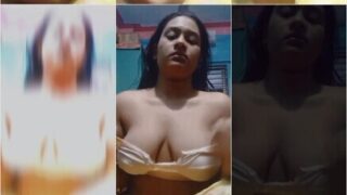 Sexy Girlfriend Showing Boobs