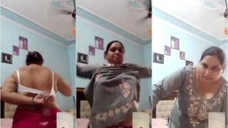 Thick Figure Bhabhi Showing Big Boobs
