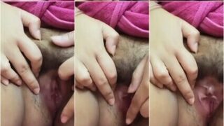 Beautiful Horny Glasses Babe Showing Boobs Pussy