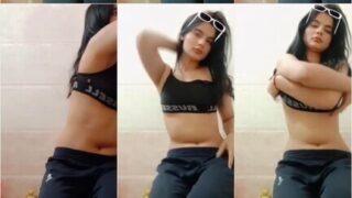 Beautiful Indian Babe Undress Showing Full Nude Body