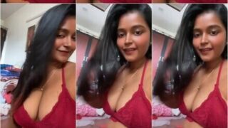 Beautiful Indian Glasses Babe Showing Pressing Her Big Boobs While Watching Porn Video Nude Pic’s & Video’s