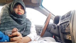 Beautiful Indian Hijabi Girl Sucking Boyfriend Dick in Car Hindi Talking