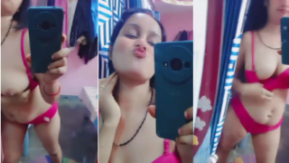 Desi Boudi Showing Boobs Pussy For Lover