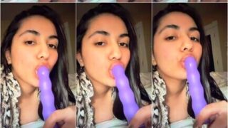Gorgeous Indian Babe Showing Boobs Ass Masturbating With Vibrator