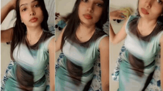 Beautiful Girl Teasing Showing For Boyfriend Nude Pic’s & Video’s