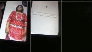 Cheater Bhabhi Showing For Lover