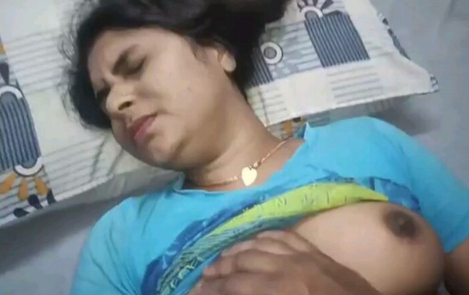 Desi Girl Wet Pussy Fucking Moaning