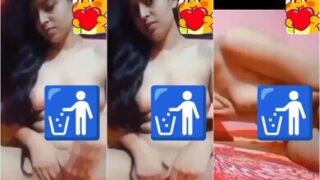 Horny Girl Showing Fingering Pussy On VC