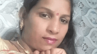 Horny Desi Bhabhi Quick Remove Lower & Trying to Quick Fuck with Devar But Suddenly her Mother-in-law Interrupt in Middle Must Watch