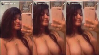 Beautiful Snapchat Girl Showing