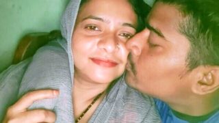 Desi Horny Wife Pussy Licked By Husband