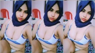 Horny Mallu Hijabi Girl Showing Fingering Her Pussy Fucking Moaning