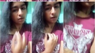 Sexy Indian Girl Showing Fingering Her Pussy