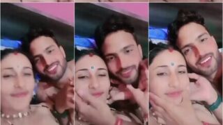 Small Boobs Married Bhabhi Having Fun With Lover