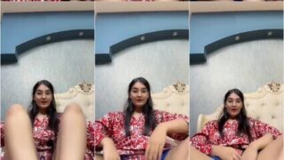 Beautiful Horny Babe Showing Fingering Her Pussy