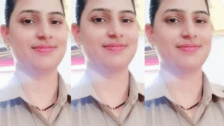 Beautiful Indian Officer Fully Nude Enjoying with Senior Officer in Bathroom Kissing Sucking Dick Fucking Hindi Talking Don’t Miss