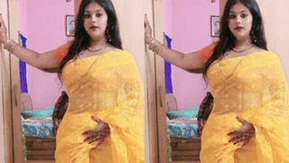 Beautiful Newly Married Chubby Bengali Wife Wet Meaty Pussy Fucked by Ex Boyfriend Few Pic’s+Video