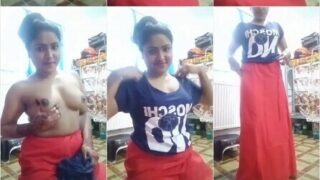 Horny Girl Removing Saree Fingering Her Pussy
