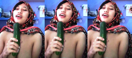 Busty Pakistani Hijabi Girl Paying With Cucumber