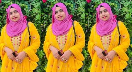 Hijabi Girlfriend Showing