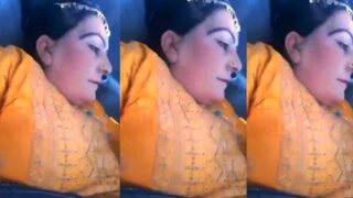 Pakistani Milf Shaved Pussy Captured Inside Car