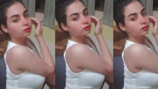 Slim Pakistani Girl Showing Playing With Her Boobies Nude